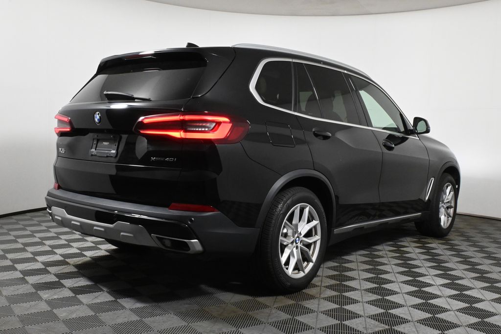 Thumbnail: 2021 BMW X5 - 6