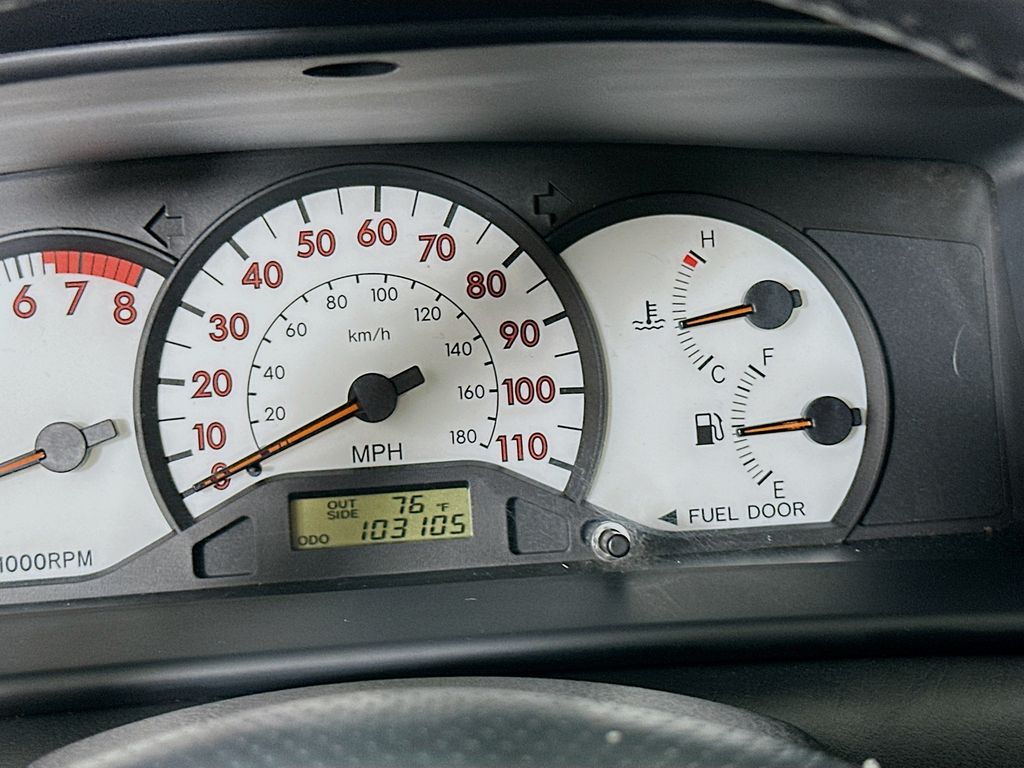 2004 Toyota Corolla S 12