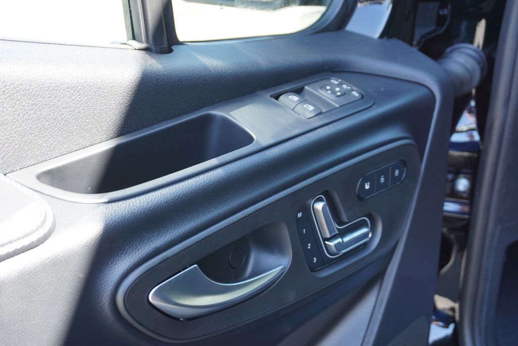 Thumbnail: 2025 Mercedes-Benz Sprinter - 26