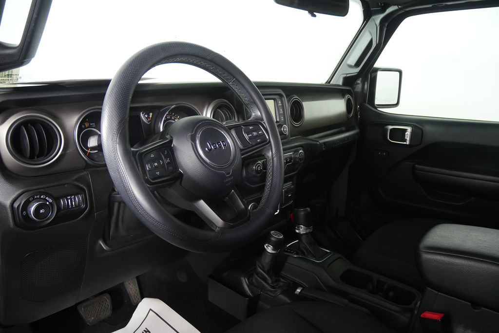 Thumbnail: 2020 Jeep Wrangler - 14