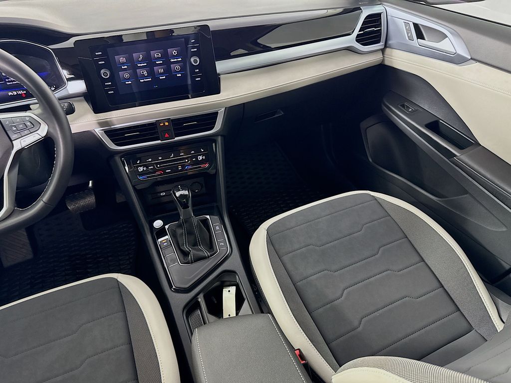 Used Car 2025 Volkswagen Taos  1.5t Se For Sale Under $25,000 In Austin, Texas