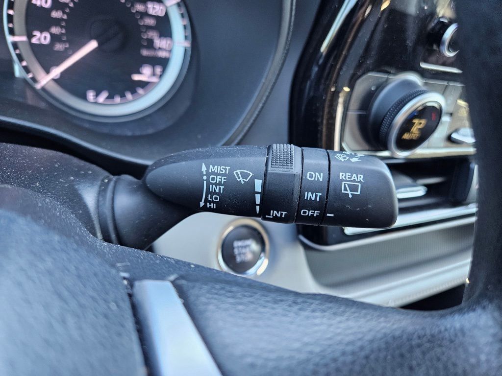 Thumbnail: 2023 Toyota Highlander - 21