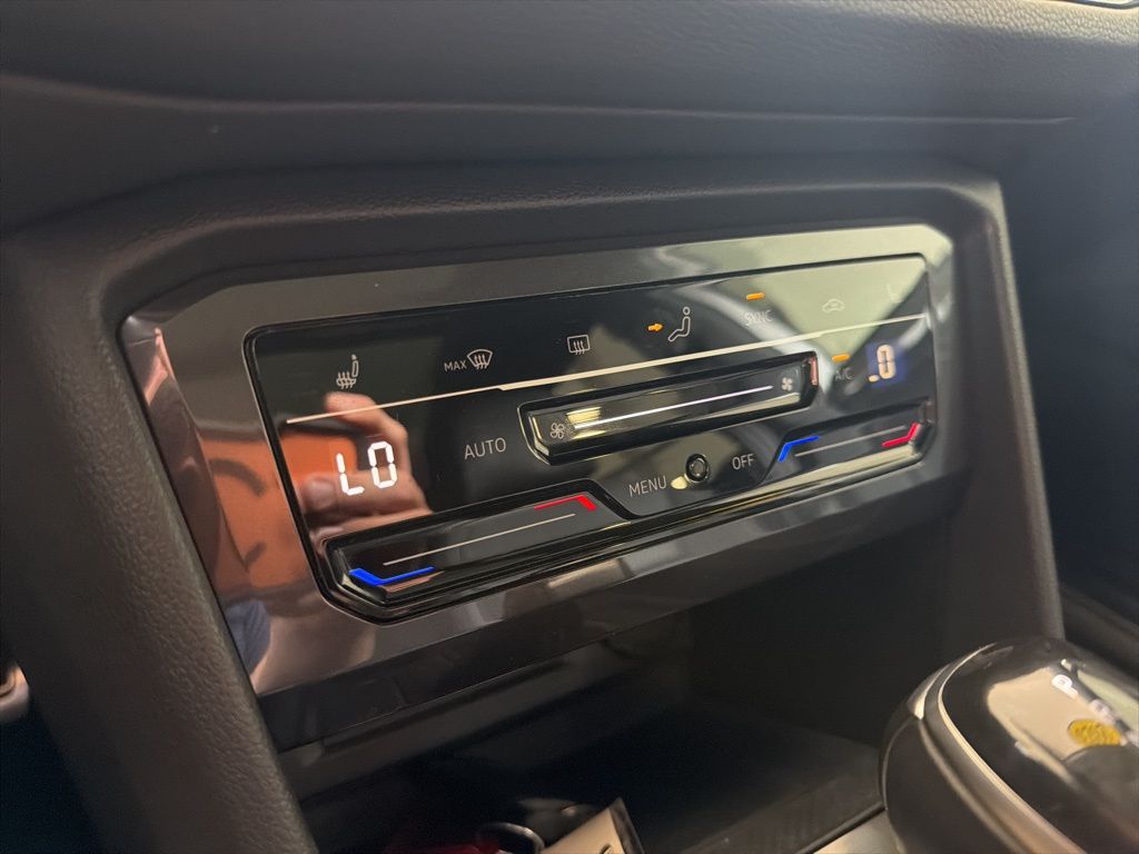 Thumbnail: 2023 Volkswagen Tiguan - 30