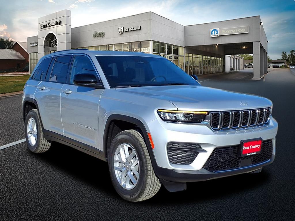 2025 Jeep Grand Cherokee Laredo X 4WD