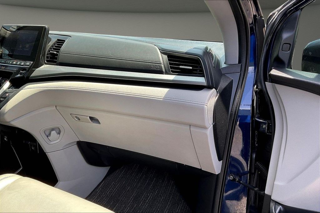 Used 2021 Honda Odyssey Van