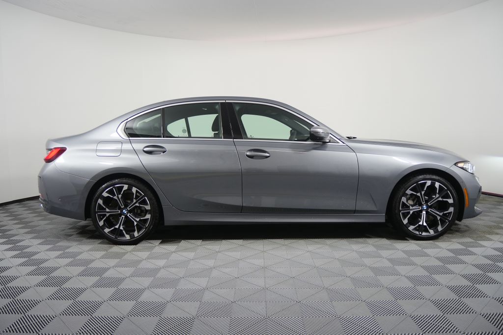 Thumbnail: 2025 BMW 3 Series - 2