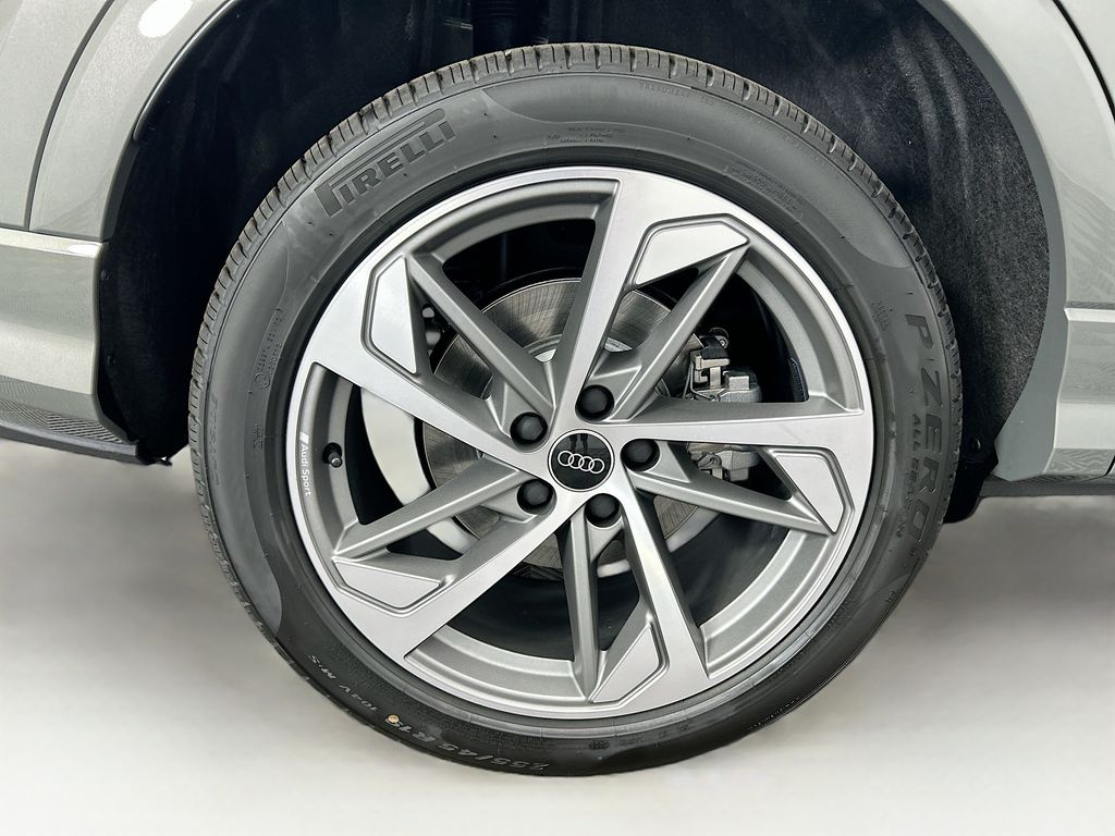 Thumbnail: 2025 Audi Q3 - 31