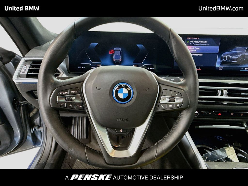 Thumbnail: 2023 BMW i4 - 6