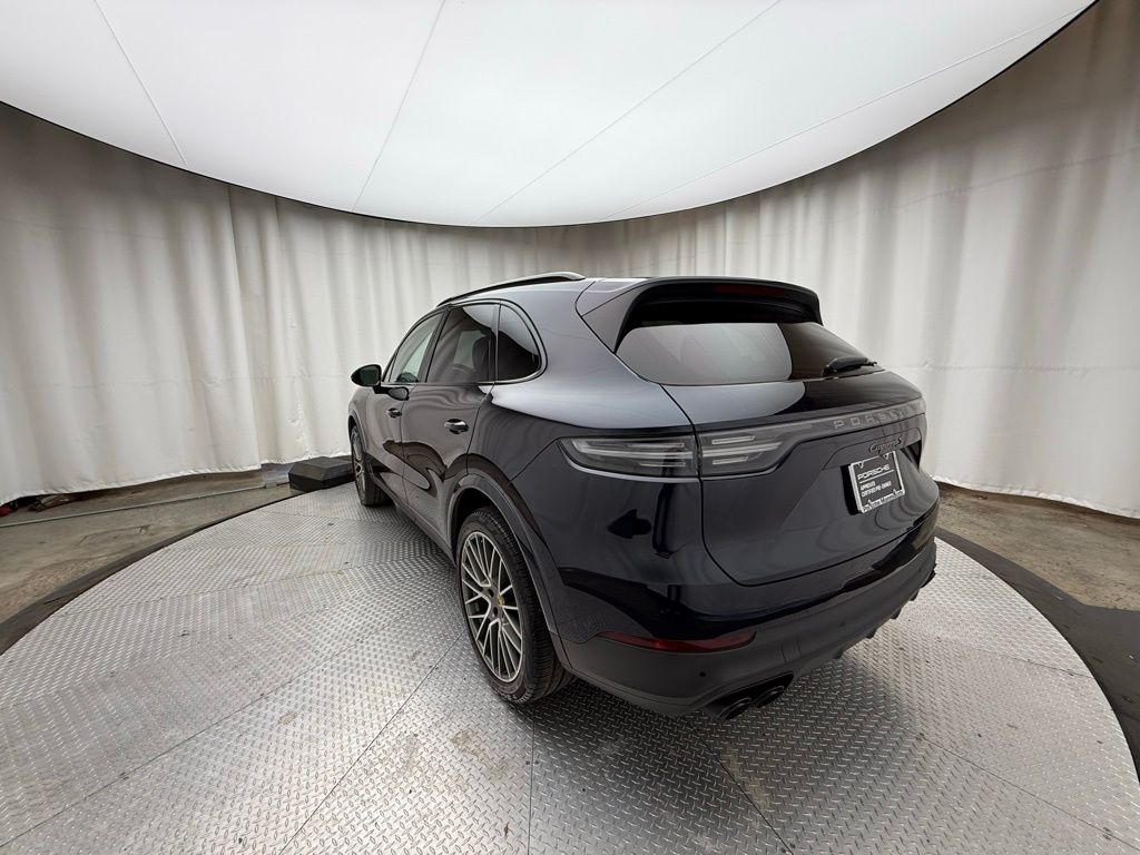 Thumbnail: 2023 Porsche Cayenne - 3