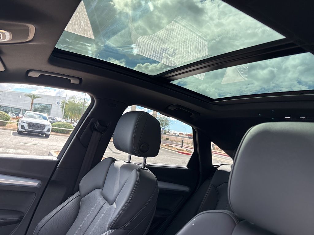 Thumbnail: 2024 Audi Q5 - 7