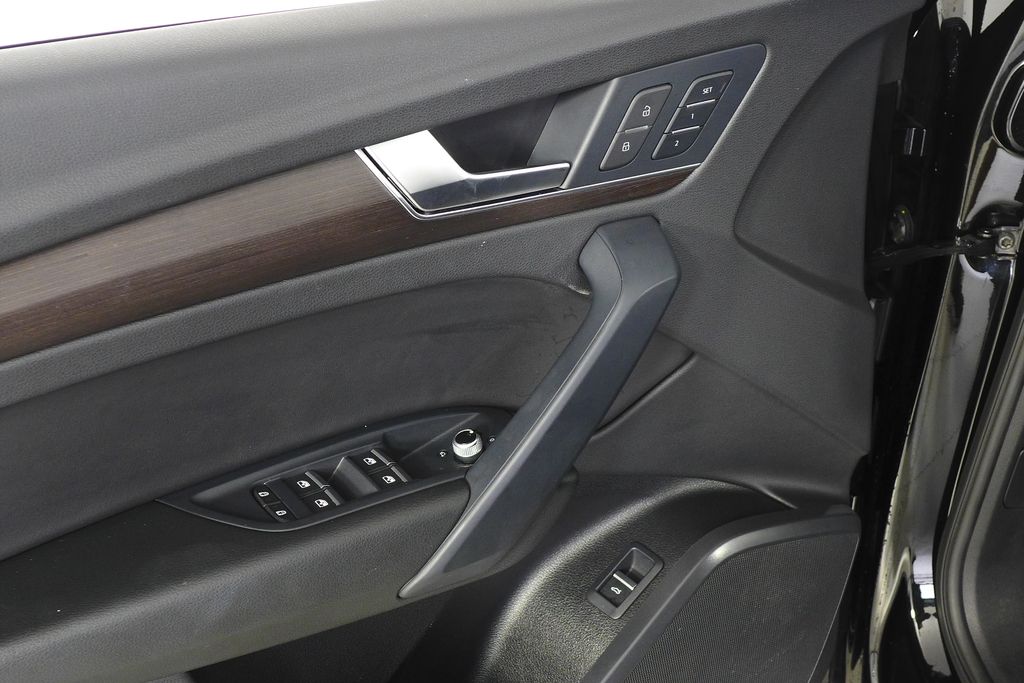 Thumbnail: 2023 Audi Q5 - 12