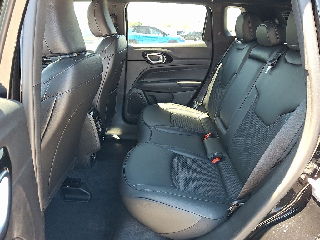 2026 Jeep Compass — photo 6
