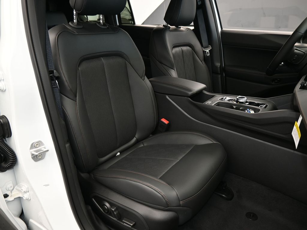 New 2026 Bright White Clearcoat Jeep Overland image 40