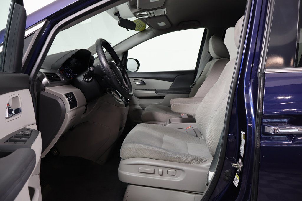 Thumbnail: 2014 Honda Odyssey - 10