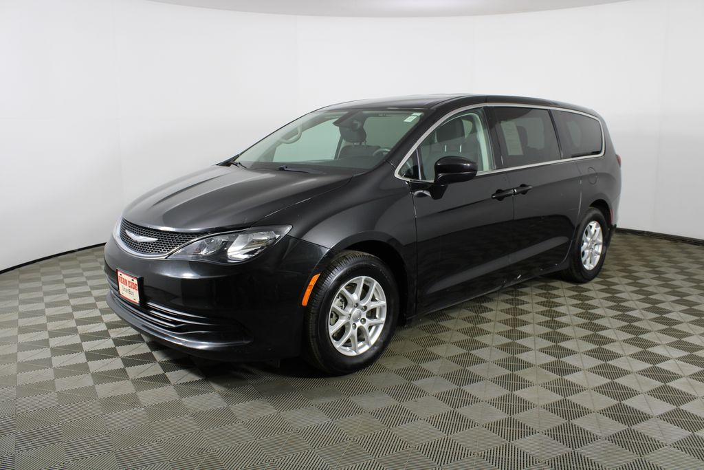 Used 2017 Chrysler Pacifica for sale in 