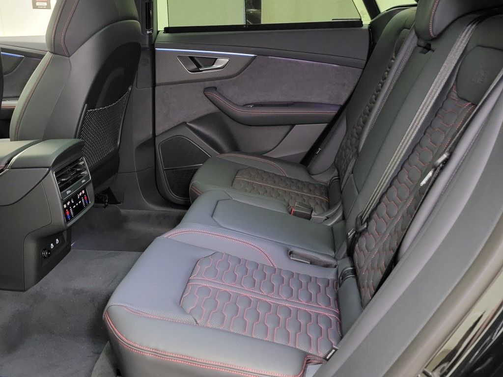 Thumbnail: 2026 Audi RS Q8 - 23