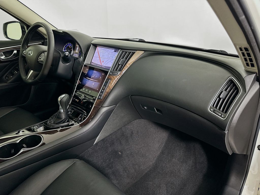 Thumbnail: 2015 INFINITI Q50 - 30