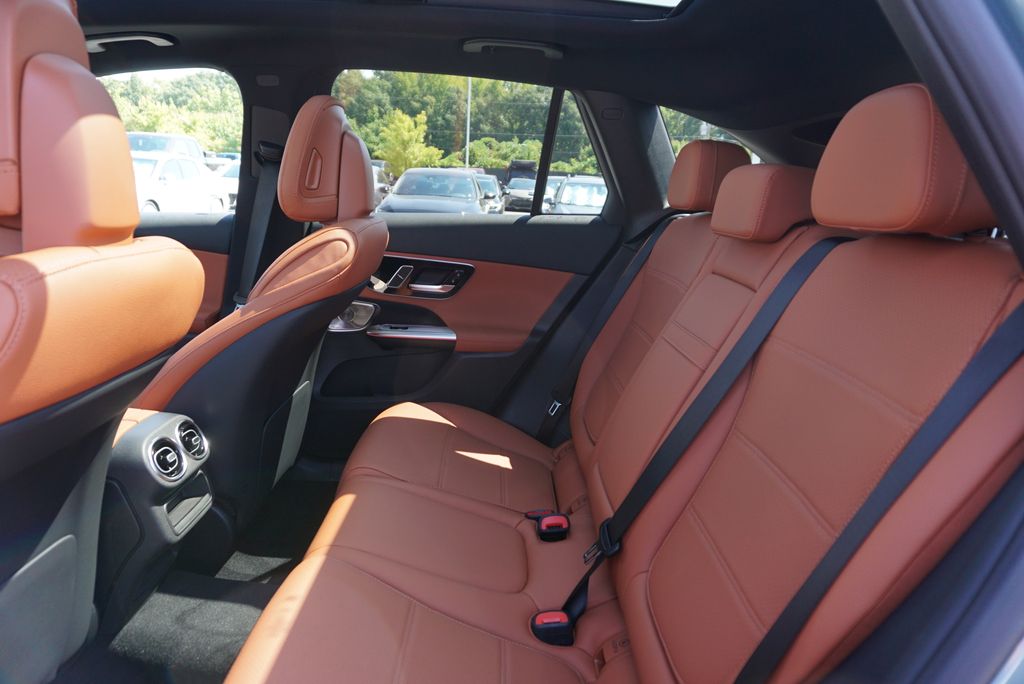 Thumbnail: 2026 Mercedes-Benz GLC - 32