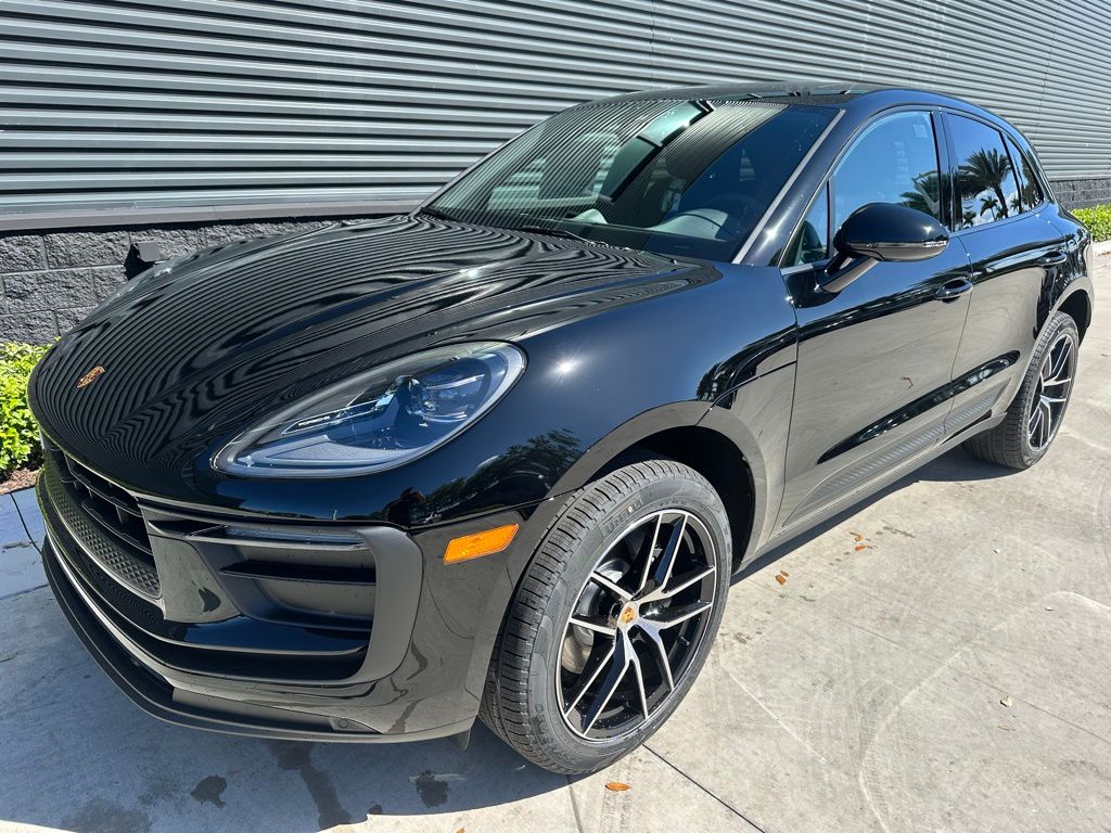 2025 Porsche Macan  6