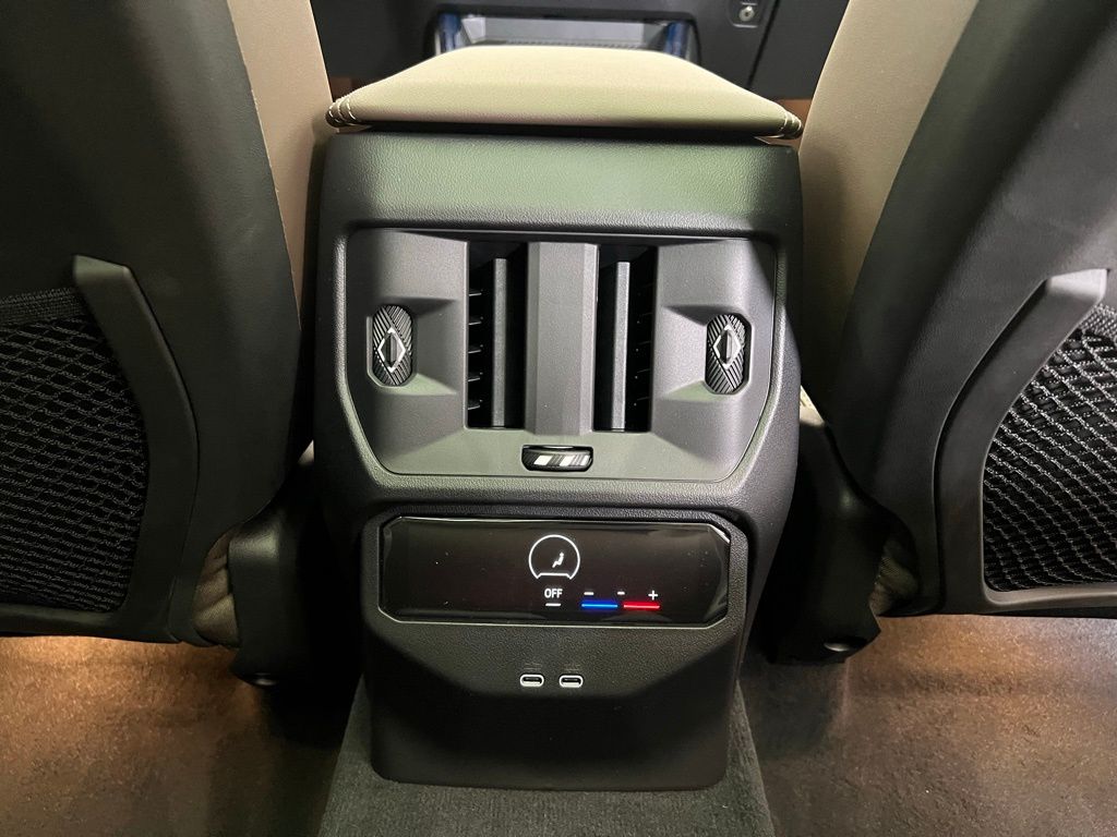 Thumbnail: 2025 BMW X3 - 9