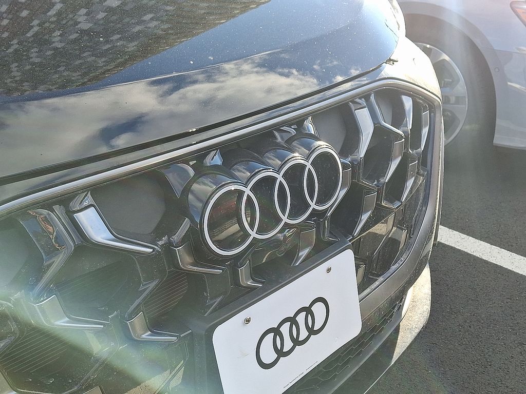 Thumbnail: 2025 Audi Q5 - 3