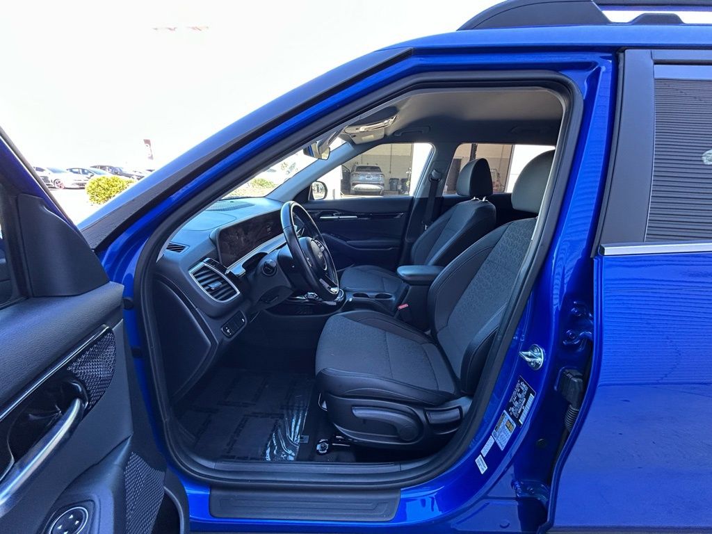Used 2024 Blue Kia X-Line image 12