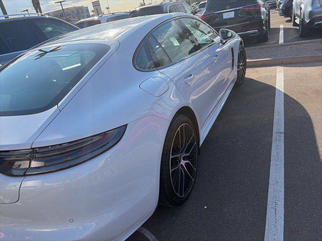 Thumbnail: 2022 Porsche Panamera - 8