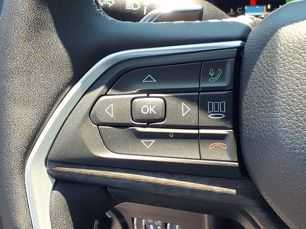 used 2023 Jeep Grand Cherokee car, priced at $26,900