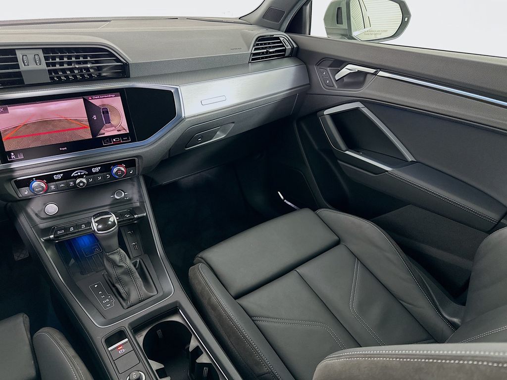 Thumbnail: 2020 Audi Q3 - 24
