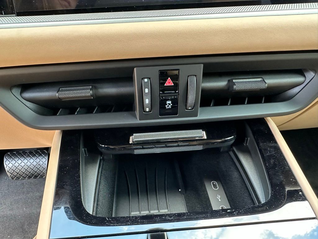 Thumbnail: 2026 Porsche Cayenne - 26