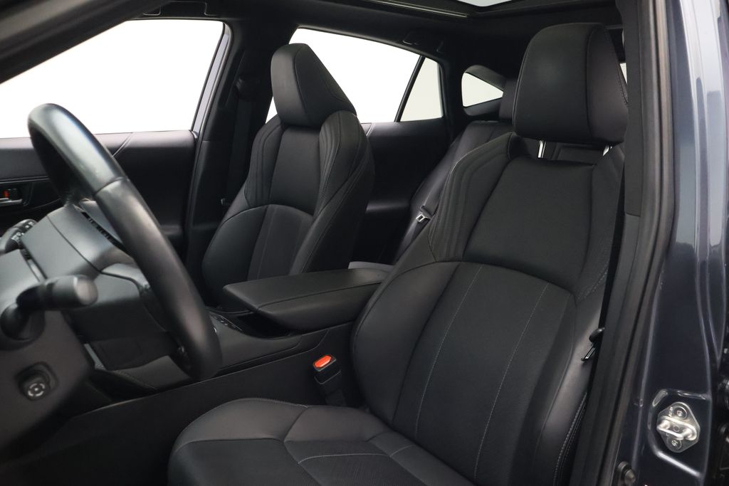 Thumbnail: 2023 Toyota Venza - 13