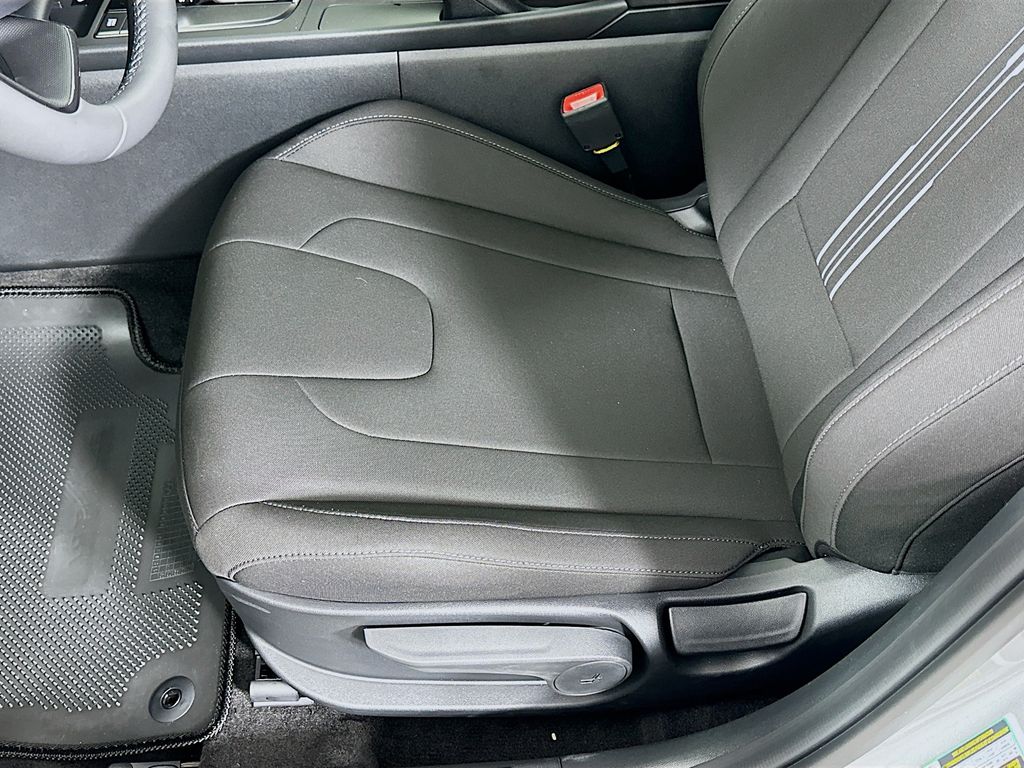 Thumbnail: 2025 Hyundai Elantra - 19