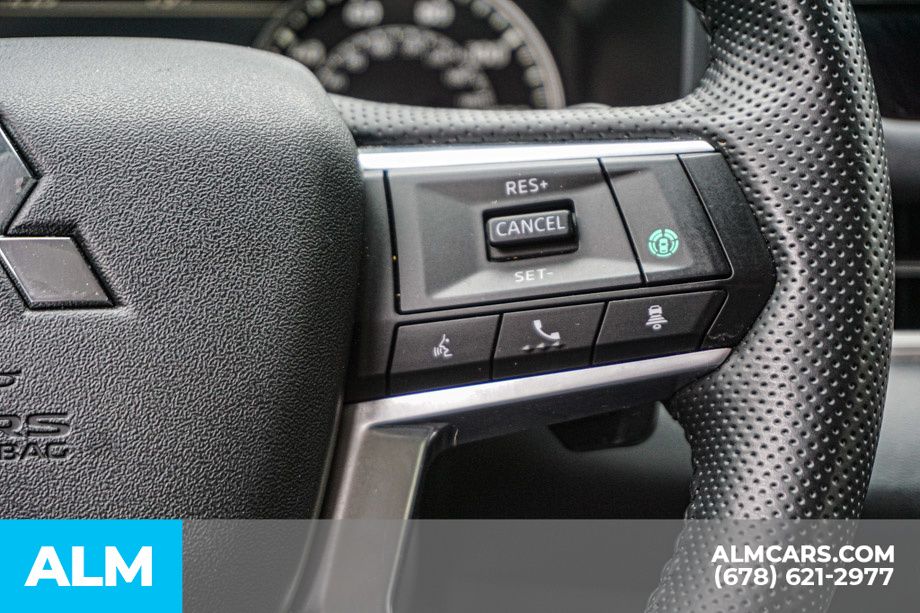Used 2025 Silver Mitsubishi SE image 32
