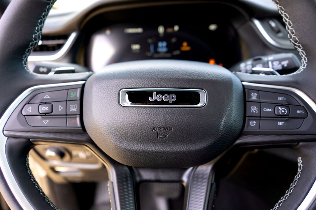 New Car 2025 Jeep Grand Cherokee L  Laredo For Sale Under $50,000 In Taylor, Texas