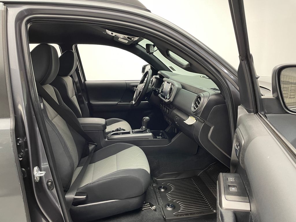 Thumbnail: 2022 Toyota Tacoma - 17