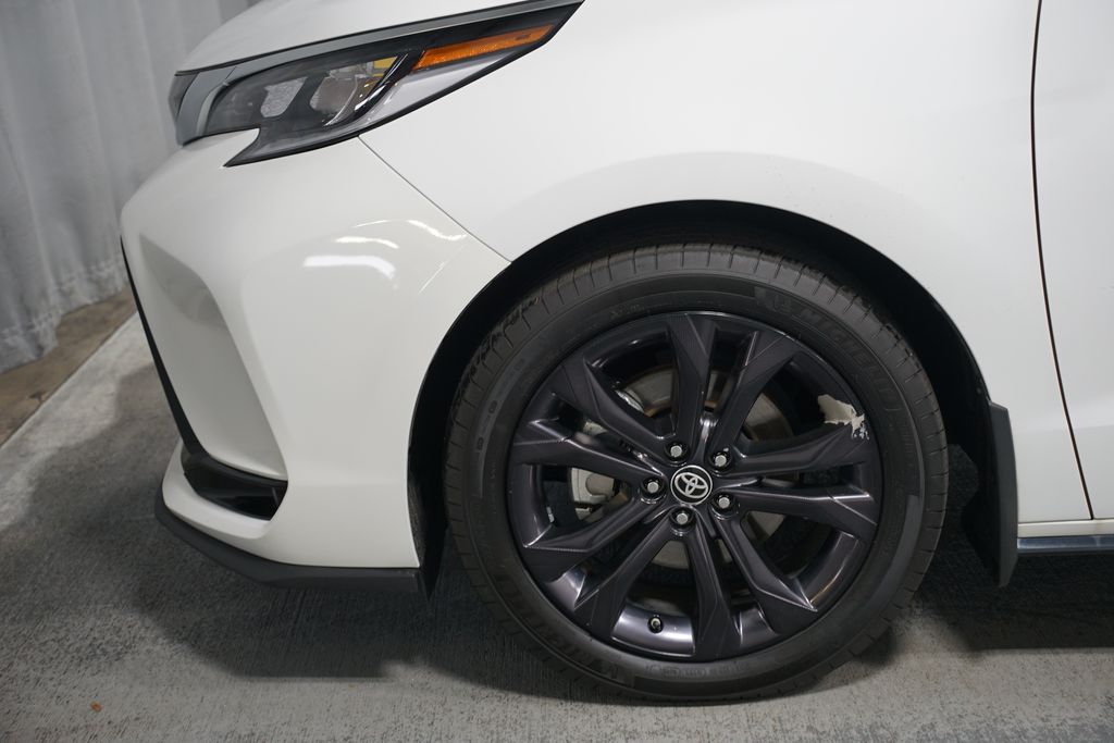 Thumbnail: 2024 Toyota Sienna - 5