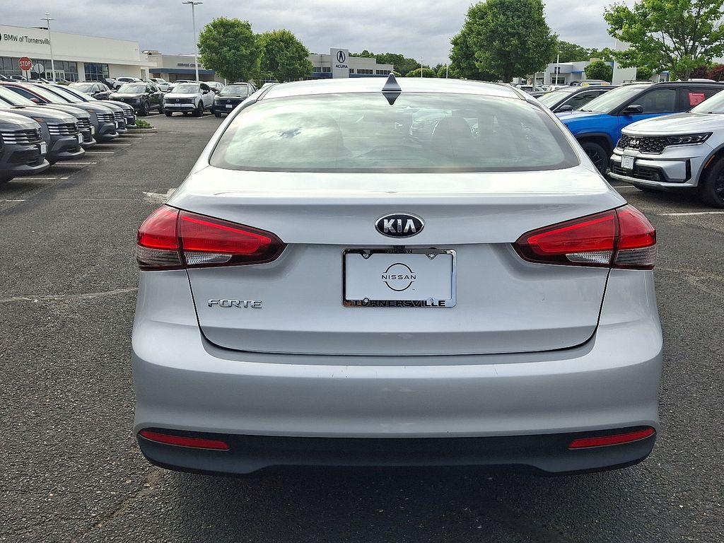 Thumbnail: 2018 Kia Forte - 5