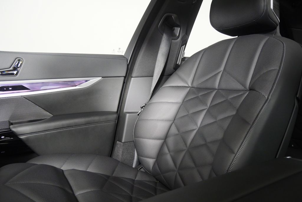 Thumbnail: 2023 BMW 7 Series - 27