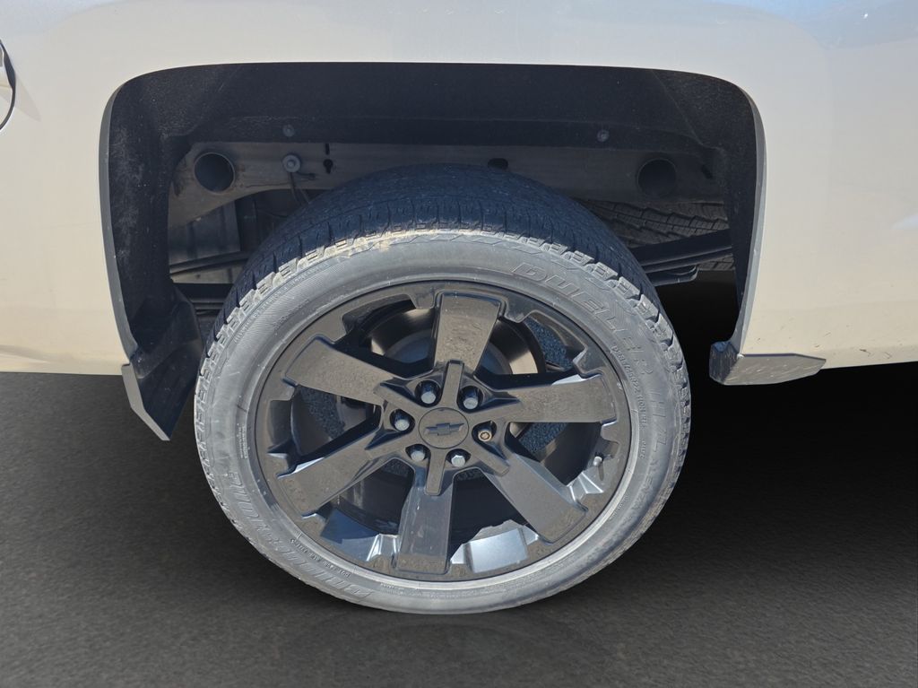 Used 2018 Silver Chevrolet LT image 5