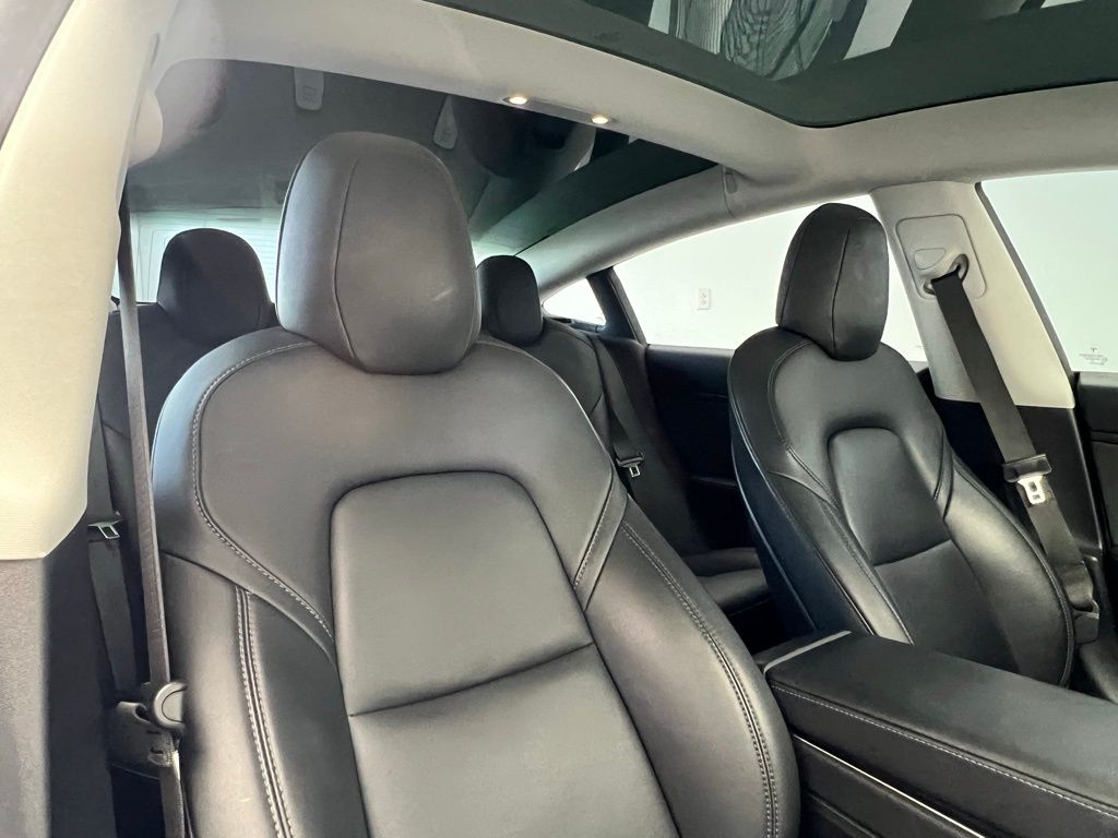 Thumbnail: 2018 Tesla Model 3 - 8