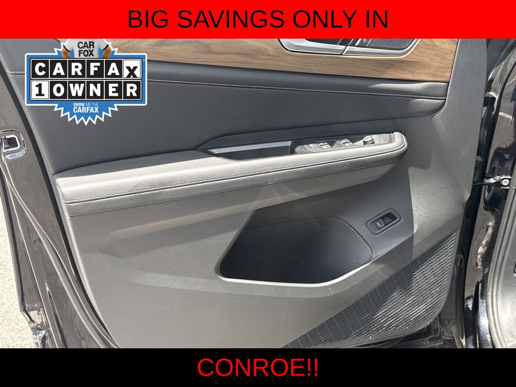 2024 Volkswagen Atlas 2.0T SE w/Technology Black at Cook Ford