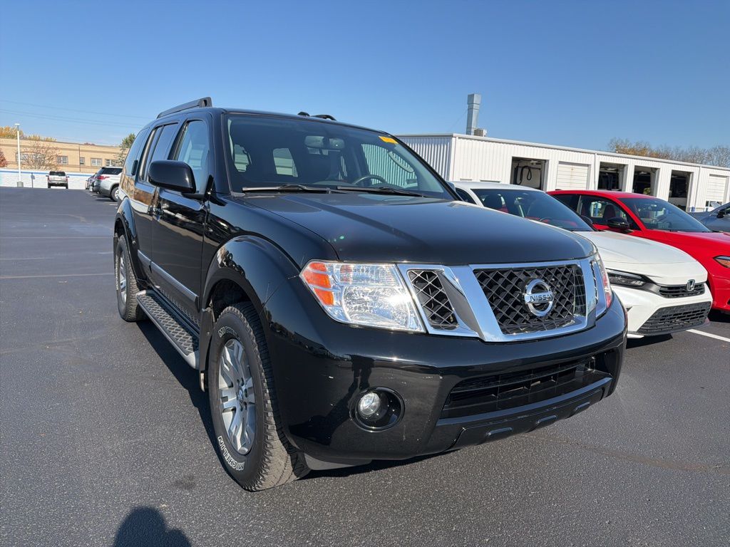 Thumbnail: 2011 Nissan Pathfinder - 4