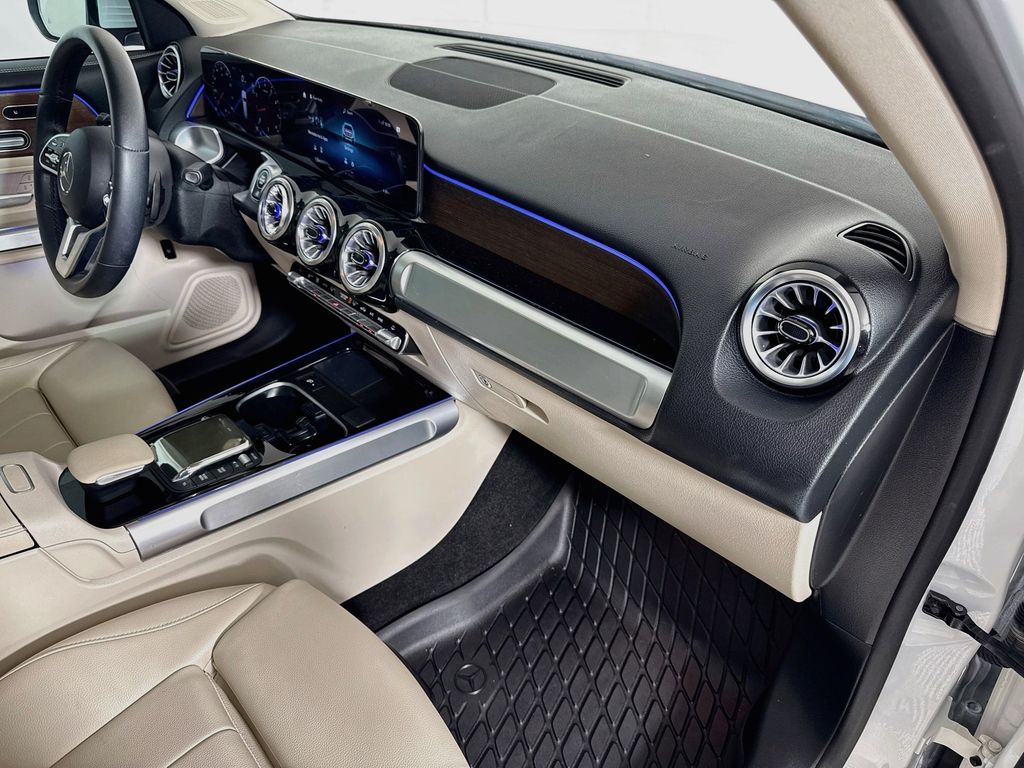 Thumbnail: 2023 Mercedes-Benz GLB - 31