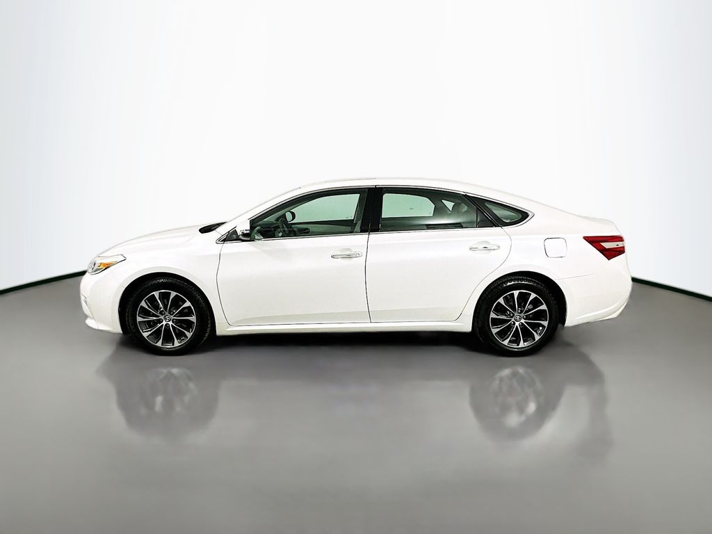 2017 Toyota Avalon Limited 8