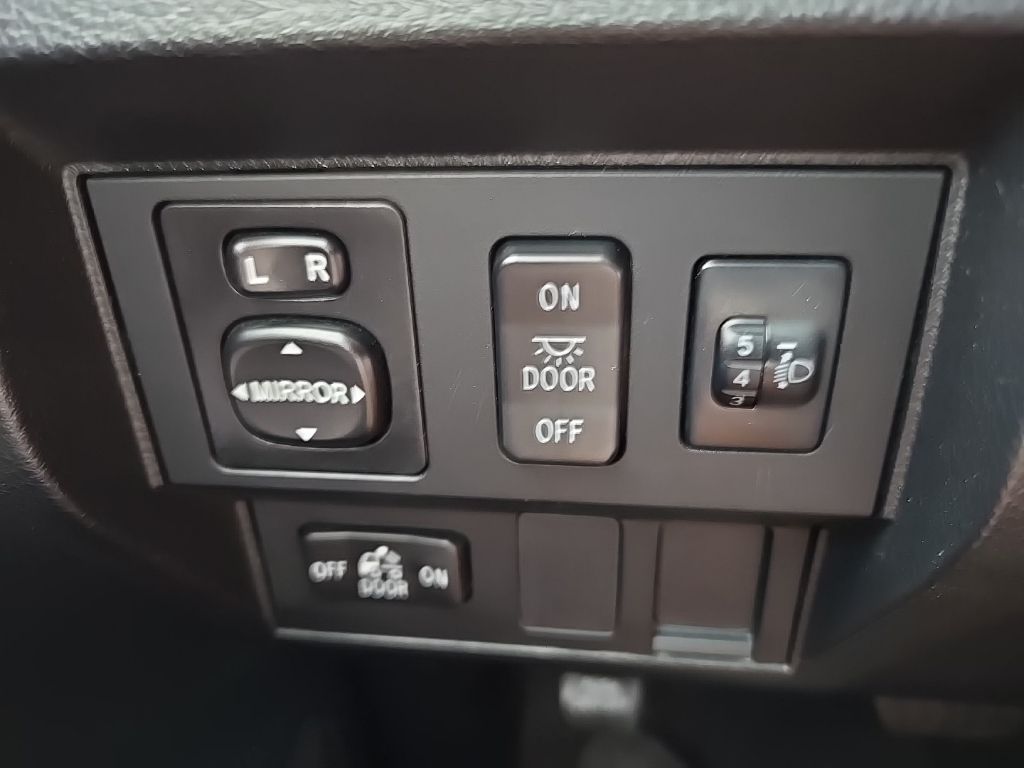 Thumbnail: 2014 Toyota Tundra - 32