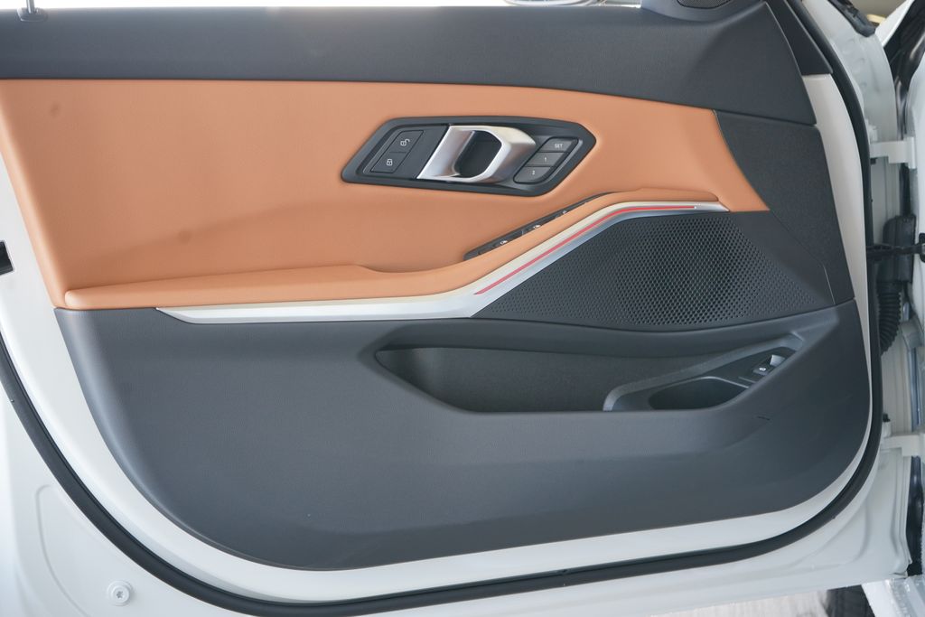 Thumbnail: 2026 BMW 3 Series - 9