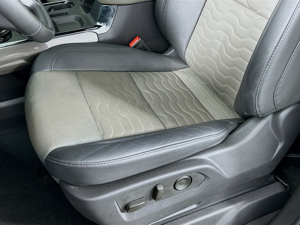 Thumbnail: 2025 Chevrolet Silverado 1500 - 20