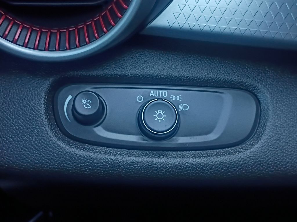 Used Car 2025 Chevrolet Trax  1rs For Sale Under $25,000 In Austin, Texas