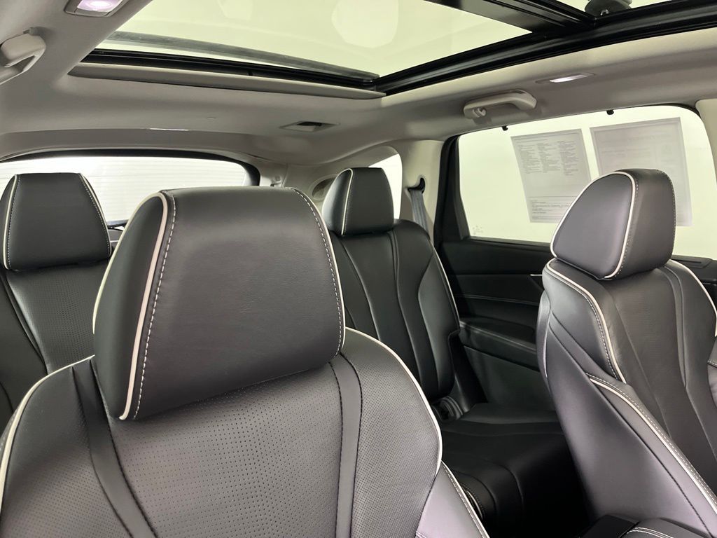 Thumbnail: 2023 Acura MDX - 8