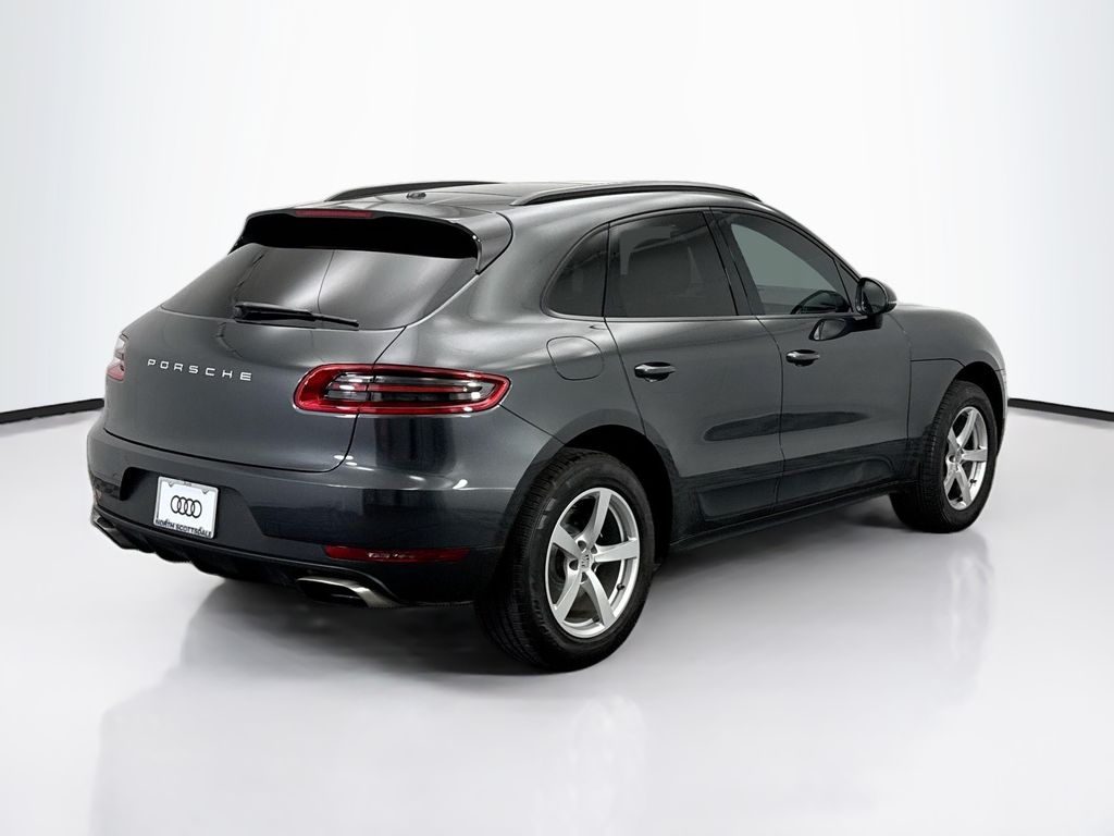 Thumbnail: 2017 Porsche Macan - 5